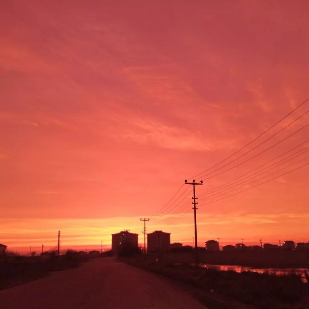 Foto - Gökyüzünü gören telefona sarıldı!