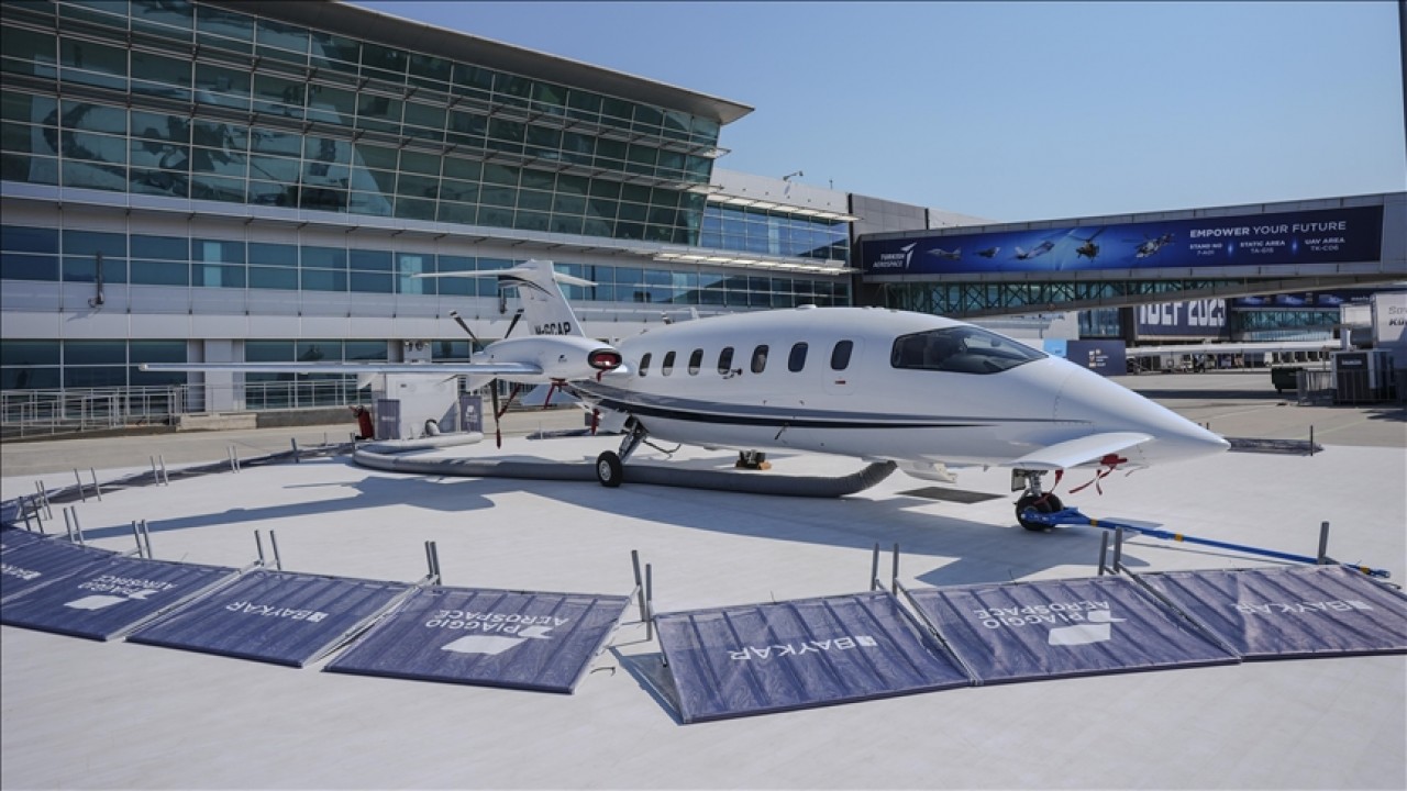 Gökyüzünün Ferrari'si ortaya çıktı: İşte tüm Türkiye'yi şaşırtan Baykar'ın yeni harikası