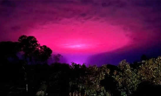 Gökyüzünün rengi değişti! Herkes 'Bu kıyamet alameti' diyerek paniğe kapıldı