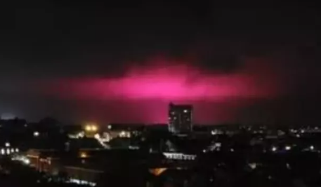 Foto - Gökyüzünün rengi değişti! Herkes 'Bu kıyamet alameti' diyerek paniğe kapıldı