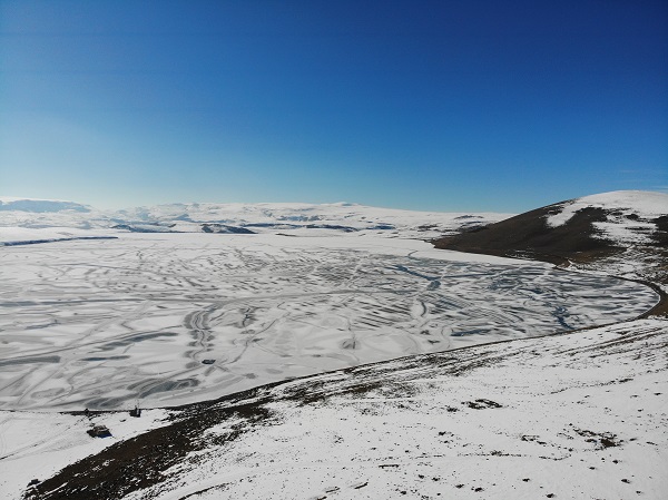 Foto - Göl buz tuttu ortaya tabloluk manzaralar çıktı!