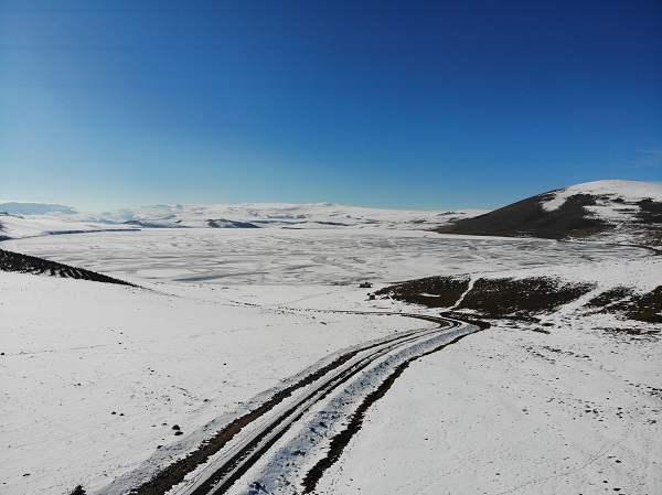 Foto - Göl buz tuttu ortaya tabloluk manzaralar çıktı!