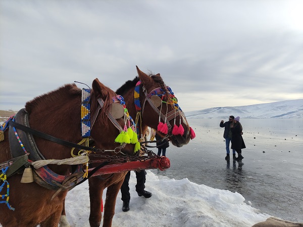 Foto - Göl üzerinde yürüme sezonu açıldı