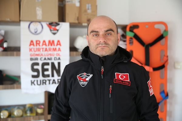 Foto - Gölcük depreminde enkazdan kurtuldu... Kahramanmaraş'ta afetzedelerin imdadına koştu