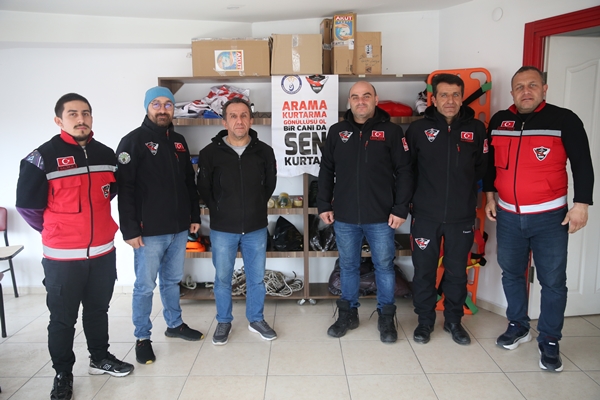 Foto - Gölcük depreminde enkazdan kurtuldu... Kahramanmaraş'ta afetzedelerin imdadına koştu