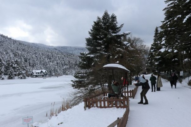 Foto - Gölcük dondu, ziyaretçiler akın etti