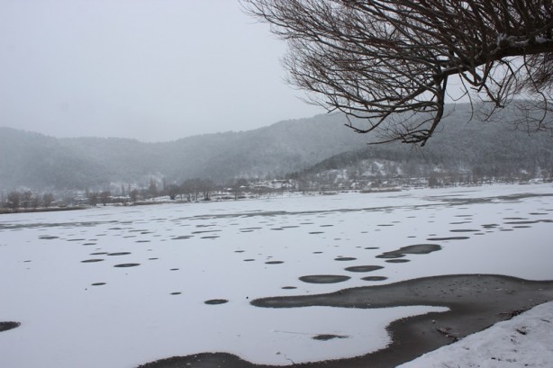 Foto - Gölcük Gölü buz tuttu