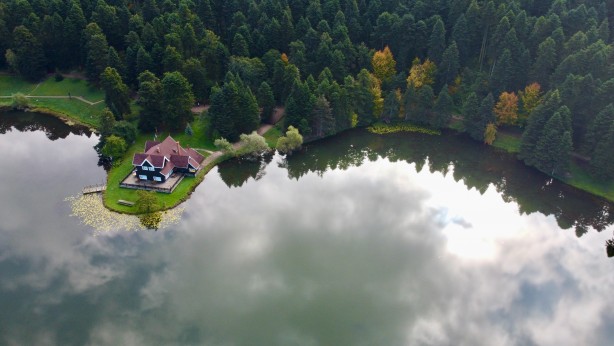 Foto - Gölcük Tabiat Parkı, misafirlerini sonbahar renkleriyle karşılıyor