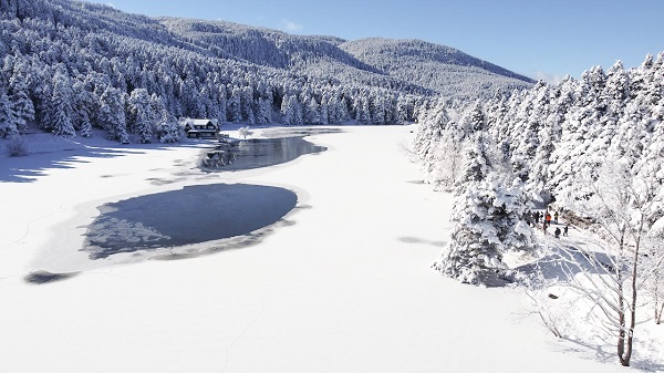 Foto - Gölcük Tabiat Parkı'nda mest eden manzara
