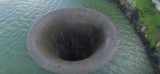 Foto - Göldeki çukurla ilgili iddia dudak uçuklatıyor!