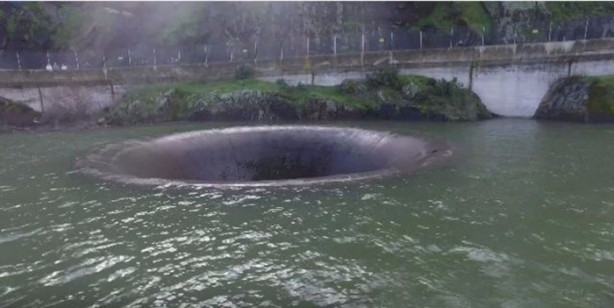 Foto - Göldeki çukurla ilgili iddia dudak uçuklatıyor!