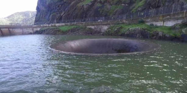 Foto - Göldeki çukurla ilgili iddia dudak uçuklatıyor!