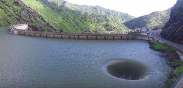 Foto - Göldeki çukurla ilgili iddia dudak uçuklatıyor!