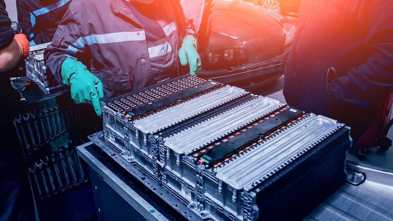 Goldman Sachs tarihi açıkladı! Elektrikli araç bataryalarının fiyatları %50 düşecek