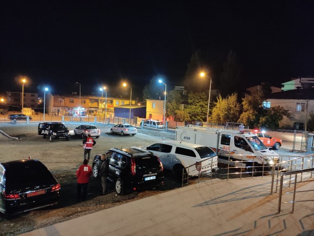 Foto - Göle’de köylerde deprem sonrası bazı evlerde çatlama ve göçük oluştu