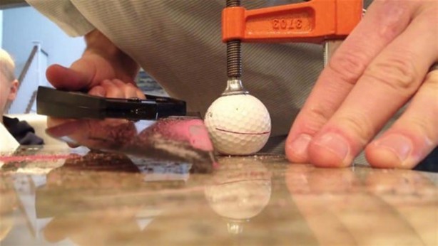 Foto - Golf topunun içinden bakın ne çıktı!