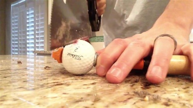 Foto - Golf topunun içinden bakın ne çıktı!