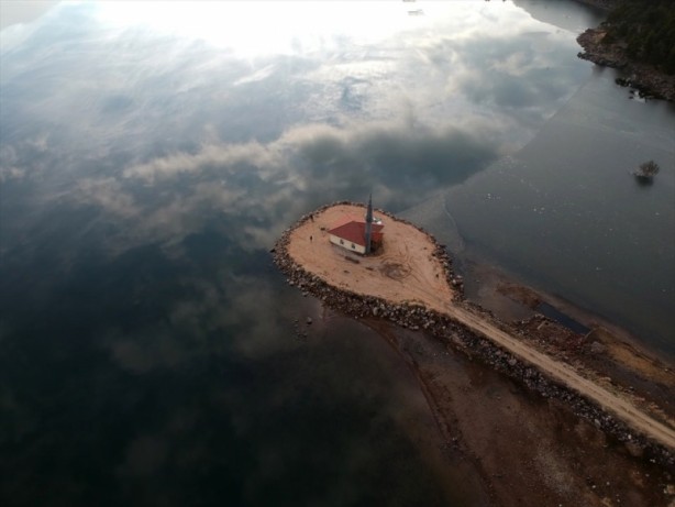 Foto - Gölün ortasındaki cami ibadete açıldı