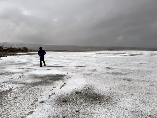 Foto - Gölün yüzeyi buz tuttu ortaya bu görüntüler çıktı