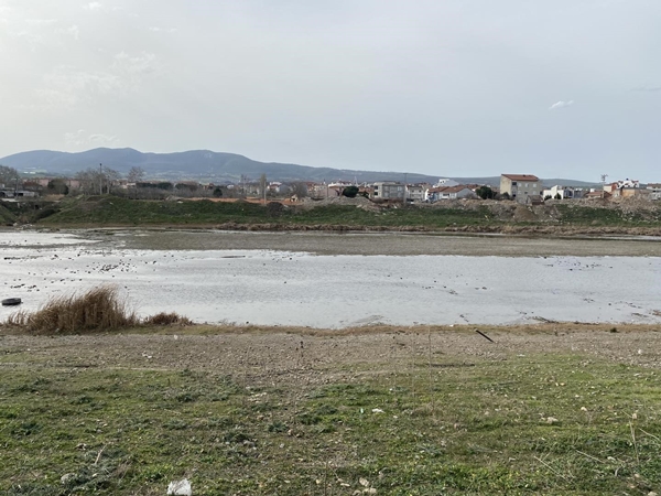 Foto - Gönen çayında korkutan görüntü! Son yılların en düşük seviyesinde