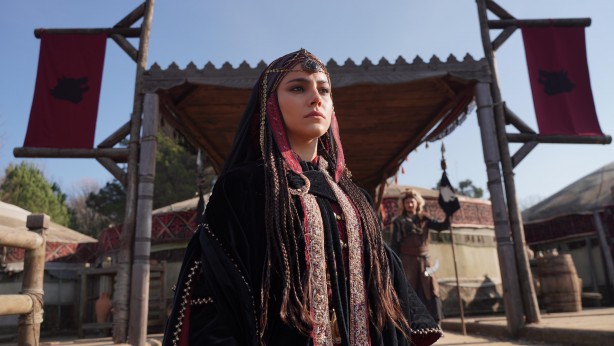 Foto - Gönül Dağı, Teşkilat'ı yayınlayan TRT'de flaş gelişme! TRT az önce tüm kamuoyuna duyurdu: Reyting rekortmeni Selahaddin'de büyük sürpriz...