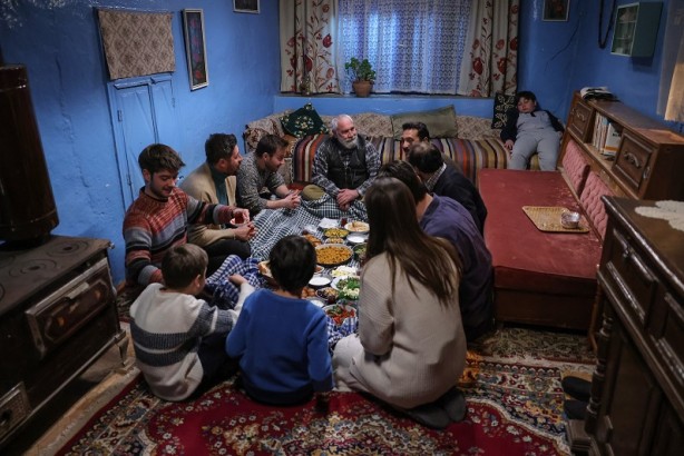 Foto - Gönül Dağı'ndan müthiş haber! Hayranları bunu beklemiyordu! Kuruluş Osman ve Teşkilat'ı yayınlayan TRT'den geldi...