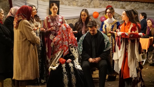 Foto - Gönül Dağı'ndan müthiş haber! Hayranları bunu beklemiyordu! Yeni gelişme: Her an bunu yapabilirler...