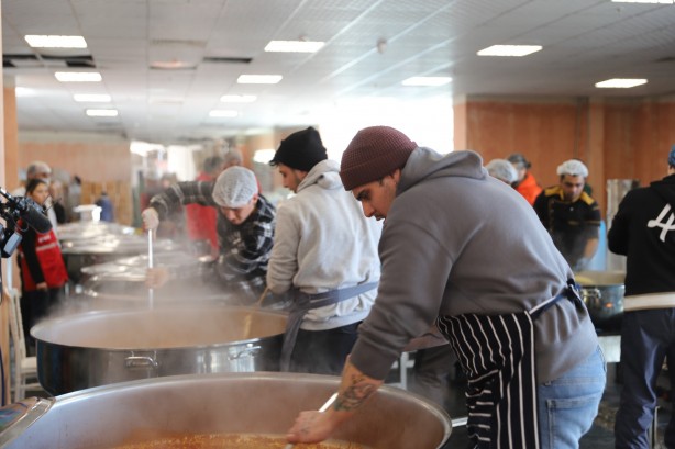 Foto - Gönüllü şeflerden depremzedeler için örnek davranış