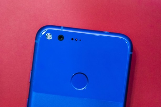 Foto - Google'ın yeni telefonu 1 dakikada hacklendi