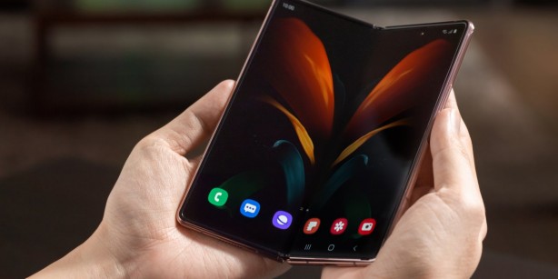 Foto - Google’dan katlanabilir akıllı telefon hamlesi