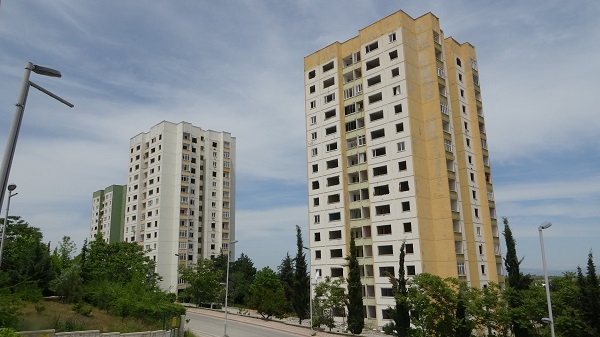 Foto - Gören dönüp tekrar bakıyor! Bakın bu bina depremde nasıl hasar aldı