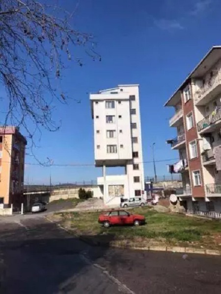 Foto - Gören dönüp tekrar bakıyor! İşte birbirinden ilginç o binalar