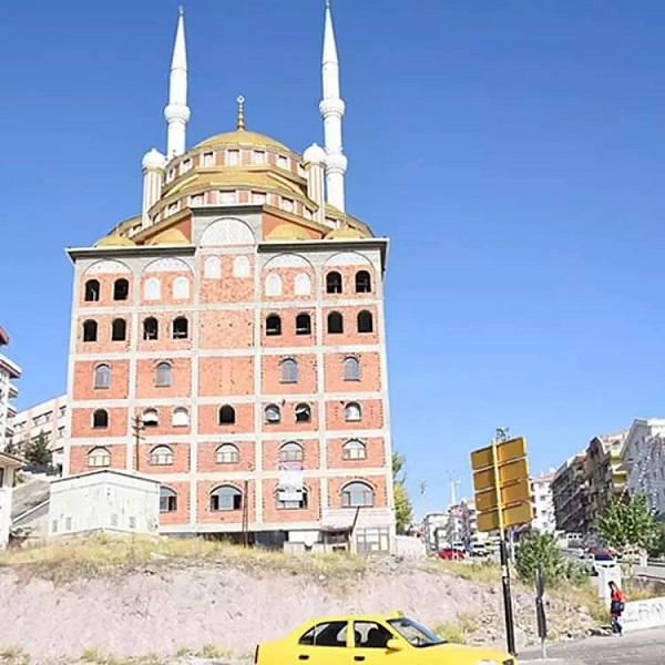 Foto - Gören dönüp tekrar bakıyor! İşte birbirinden ilginç o binalar