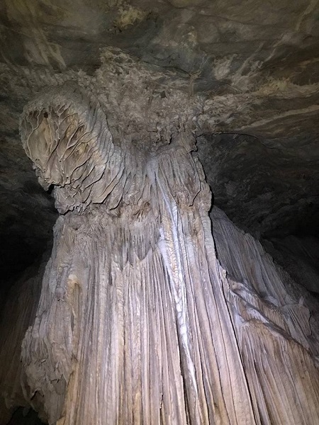Foto - Gören dönüp tekrar bakıyor! Mağara ismini bu dikitten alıyor