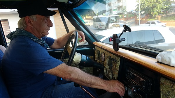 Foto - Gören fotoğraf çektirmek istiyor! Bu araç için ev teklif ettiler