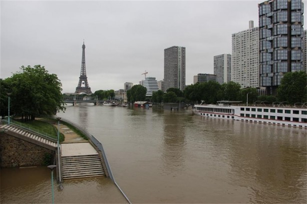 Foto - Gören kameraya sarıldı!