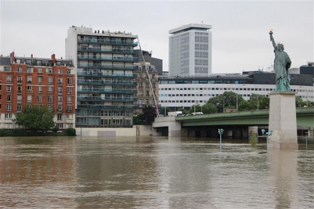 Foto - Gören kameraya sarıldı!