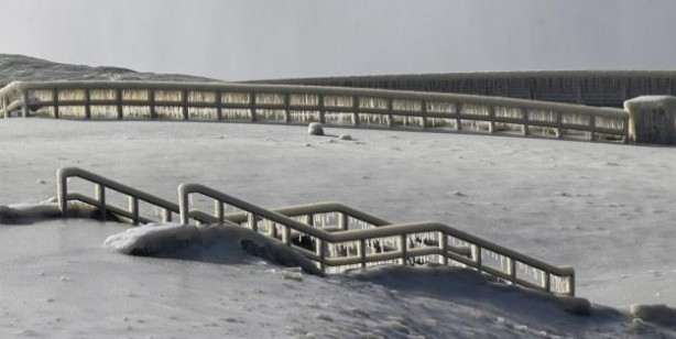 Foto - Gören şok oldu! Dünyanın en büyük Niagara şelaleleri dondu