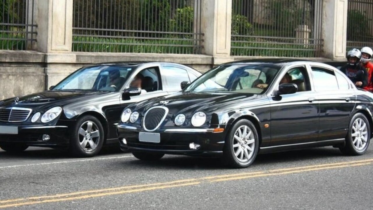 Foto - Görenler ayırt etmekte zorlandı! İşte dünyada birbirine en çok benzeyene otomobiller