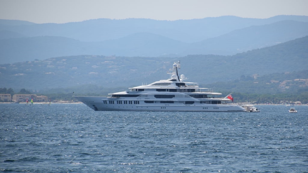 Foto - Görenler dönüp tekrar bakıyor! 150 milyon dolarlık yat bakın kimin