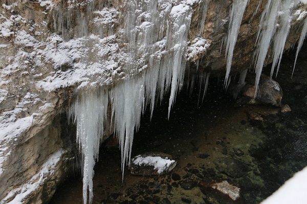 Foto - Görenler dönüp tekrar bakıyor! Binlerce yıllık kanyondan kış manzarası