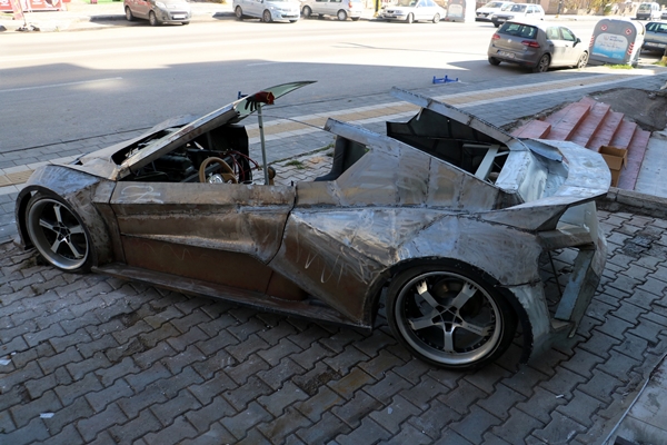 Foto - Görenler gözlerine inanamadı... Bir yerli otomobil de Sivas'tan çıktı