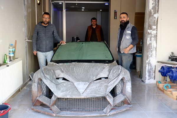 Foto - Görenler gözlerine inanamadı... Bir yerli otomobil de Sivas'tan çıktı