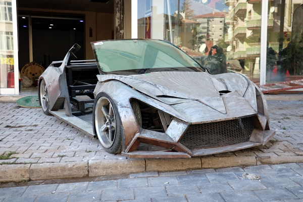 Görenler gözlerine inanamadı... Bir yerli otomobil de Sivas'tan çıktı