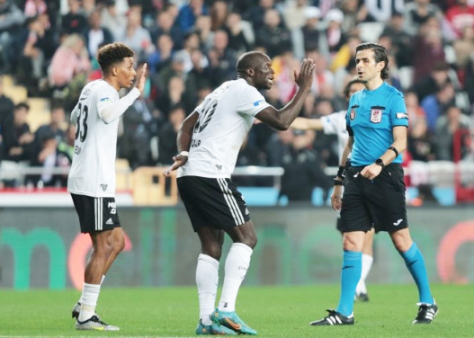 Görenler gözlerine inanamadı... Harekete geçildi: Beşiktaş'tan transferde dev harekat! 