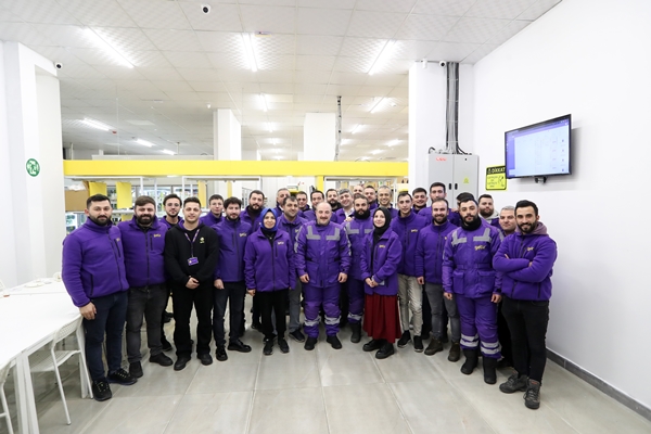 Foto - Görenler gözlerine inanamadı... Motokurye olup sipariş götürdü