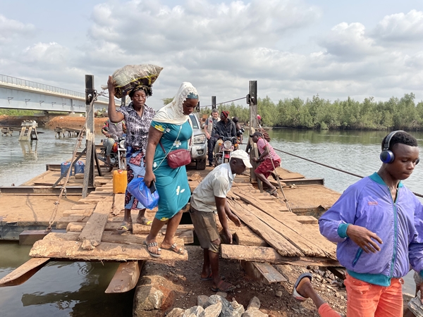 Foto - Görenler hayrete düşüyor! İşte sıra dışı taşımacılık yöntemi