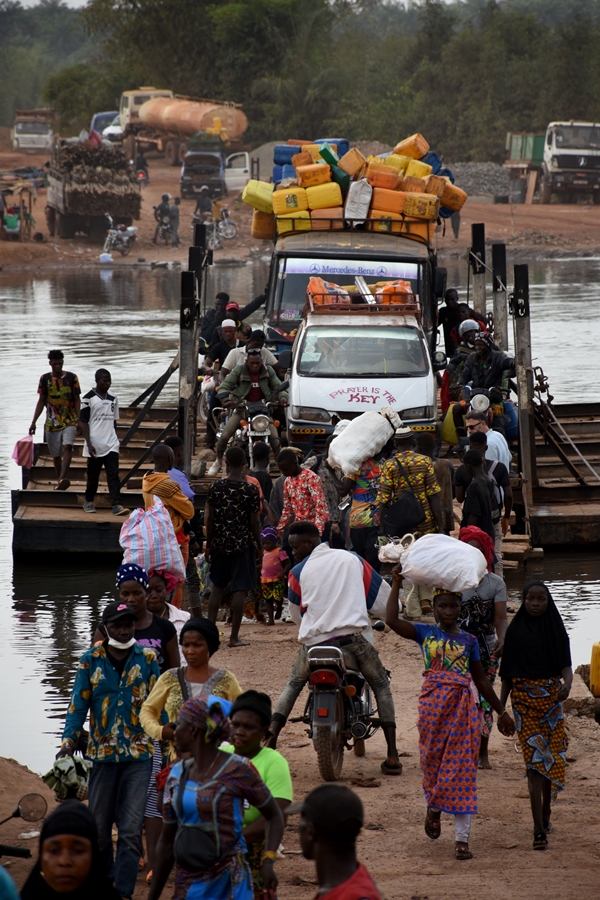 Foto - Görenler hayrete düşüyor! İşte sıra dışı taşımacılık yöntemi