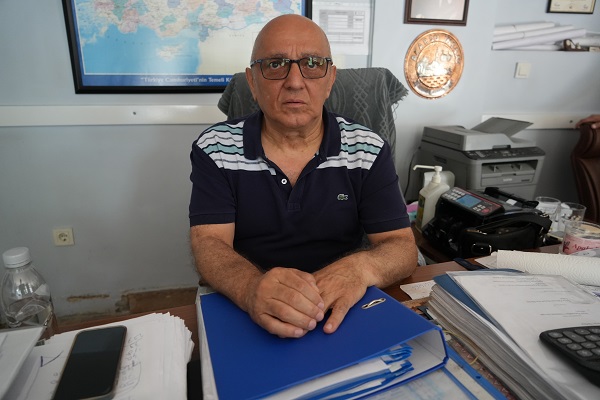 Foto - Görenler ne yapacağını bilemiyor! Siz daha önce vitrinde mezar gördünüz mü?