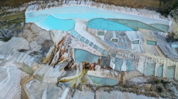 Foto - Görenler Pamukkale sanıyor! İşin aslı çok başka...